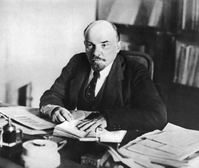 Activities to mark 145th birth anniversary of Vladimir Ilyich Lenin - ảnh 1